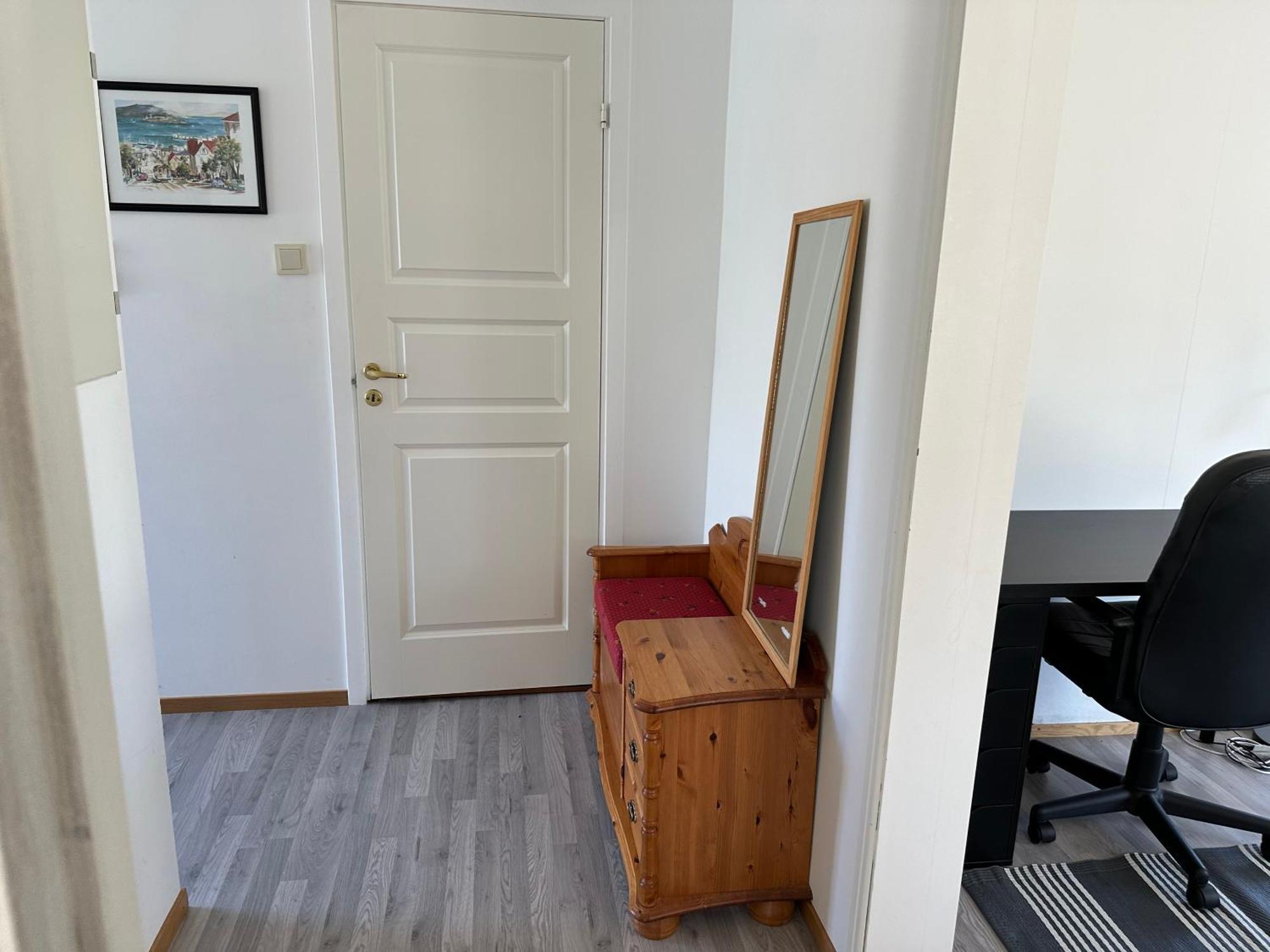Mandal Apartment Mit Moeglichkeit Ein Boot Zu Benutzen Und Angeln Bilik gambar