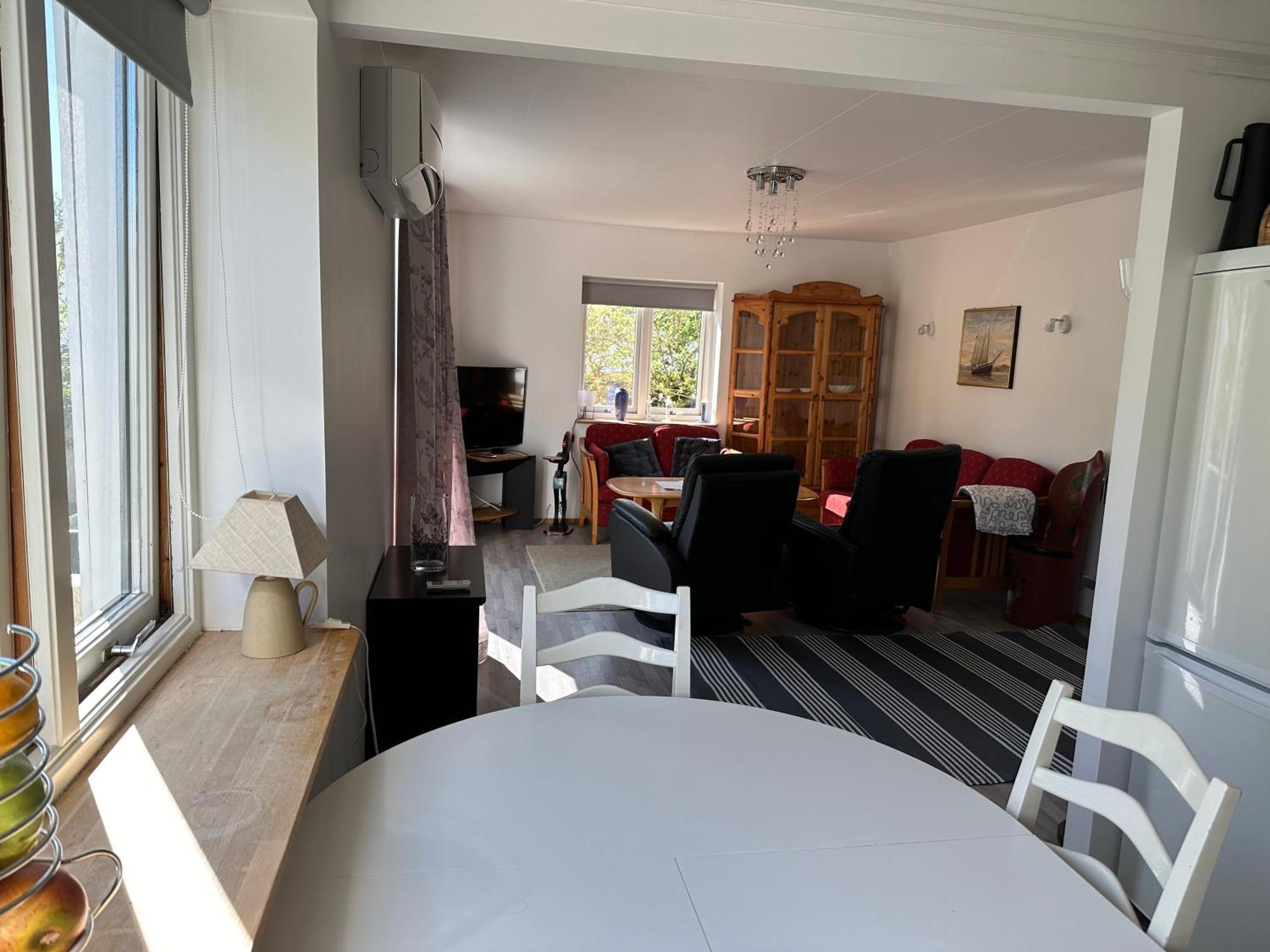 Mandal Apartment Mit Moeglichkeit Ein Boot Zu Benutzen Und Angeln Luaran gambar